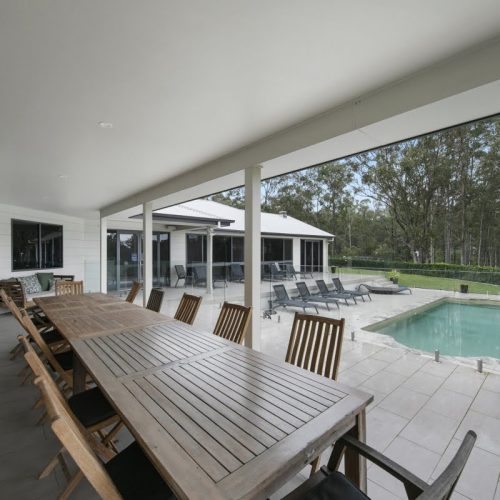 The choice is yours - enjoy your meals outdoor, or inside.